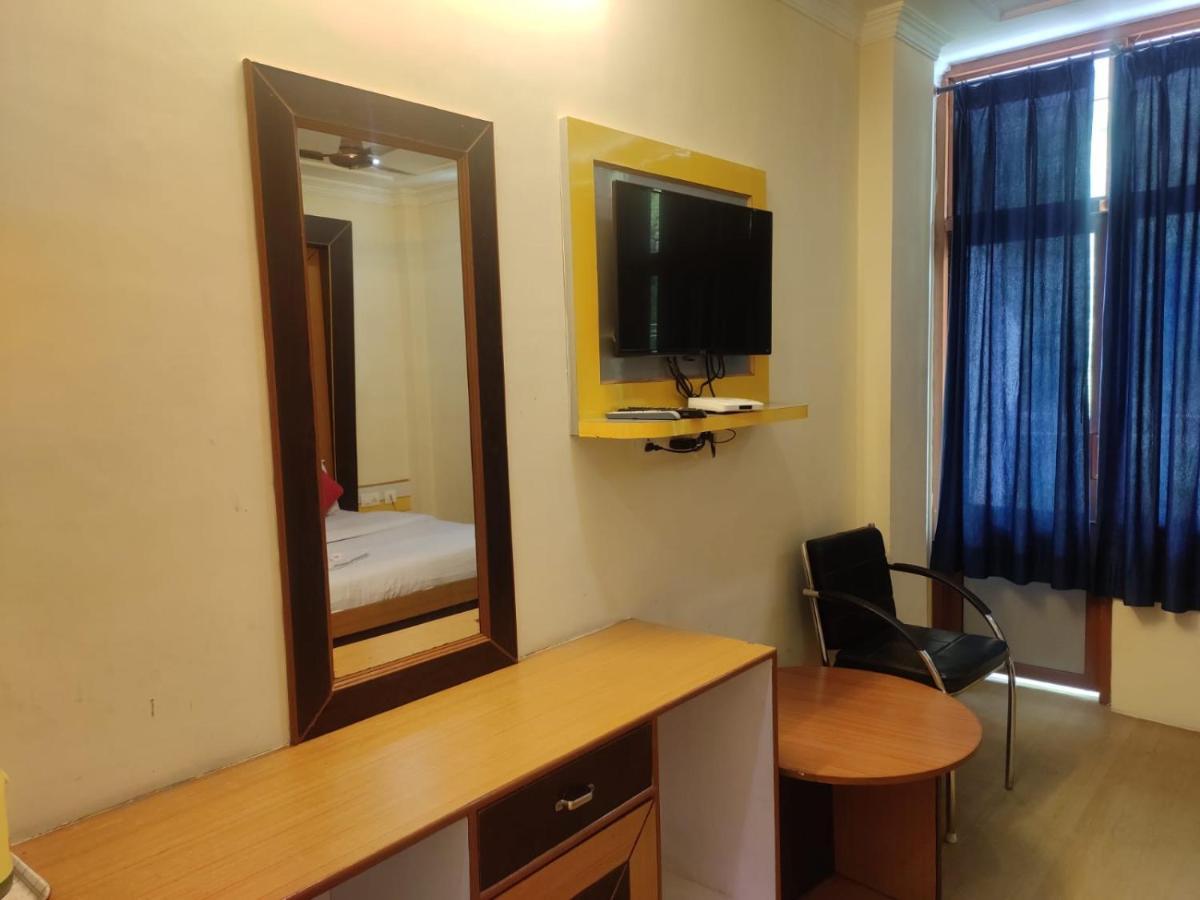 Hotel Amandeep Νταραμσάλα Εξωτερικό φωτογραφία