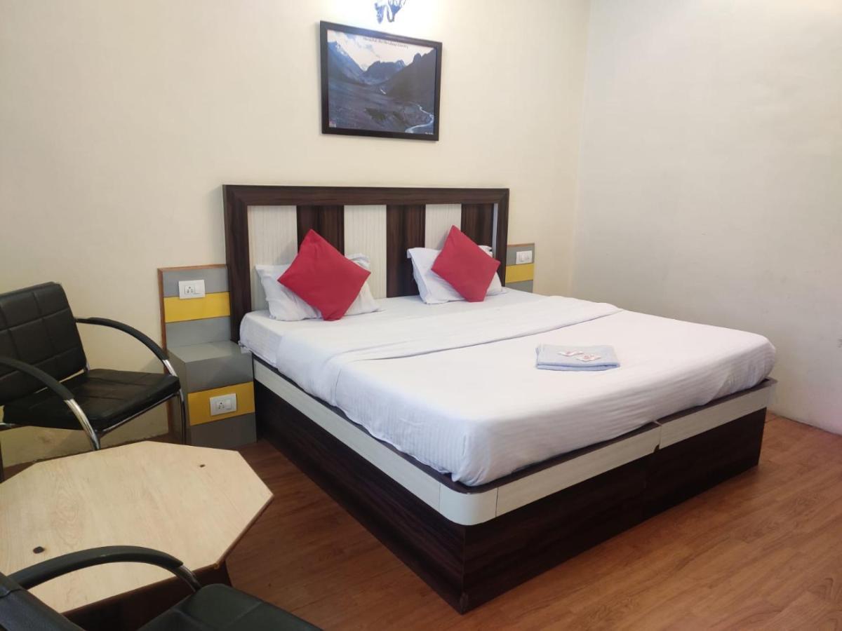 Hotel Amandeep Νταραμσάλα Εξωτερικό φωτογραφία