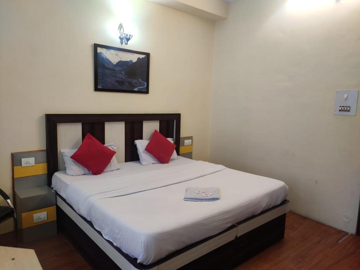 Hotel Amandeep Νταραμσάλα Εξωτερικό φωτογραφία